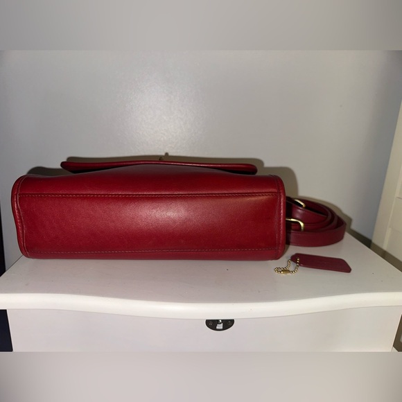Vintage Coach Court in Red! - Picture 5 of 10